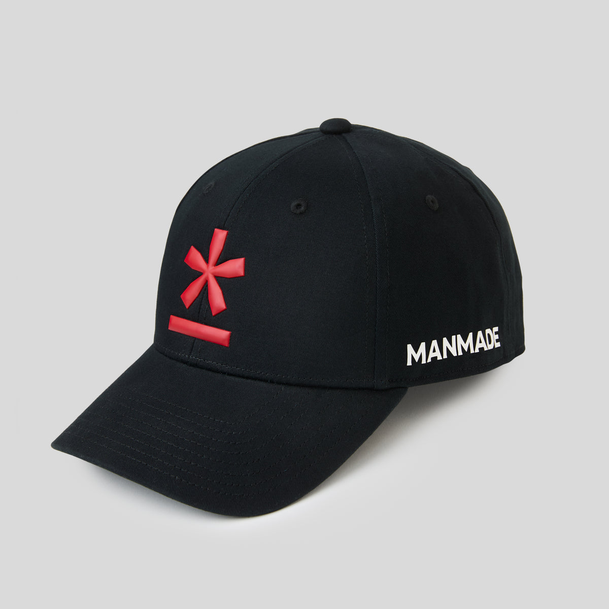 Casquette noire avec étoile rouge